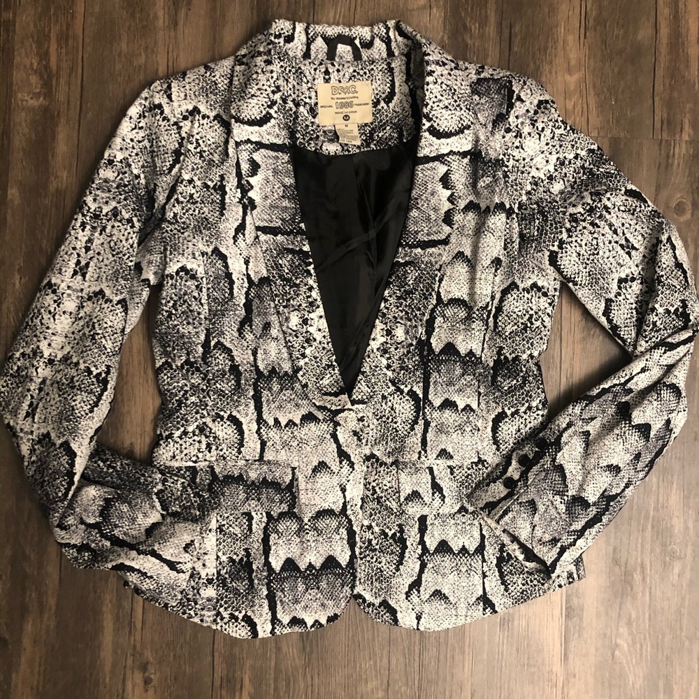 Black and white Snake Print Women’s Blazer